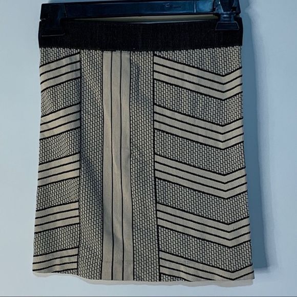 BCBGeneration Geo knit pull on skirt 8094 - Picture 4 of 8